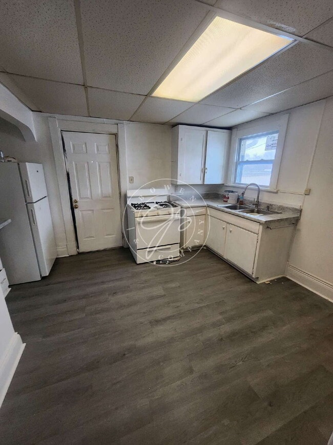 Photo - One of a kind 2 story 3-bedroom apartment! Unit B