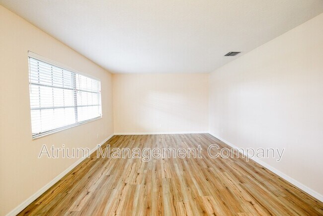 Photo - 1318 Kewannee Trail