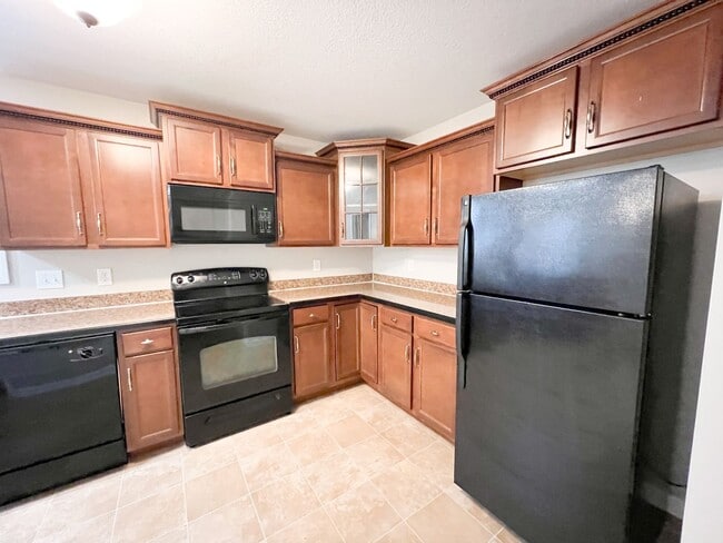 Photo - 3 Bedroom 2.5 Bath home in well established neighborhood!