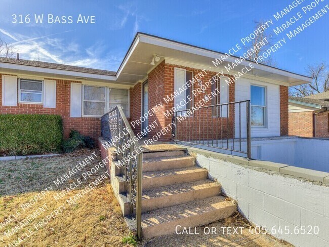 316 W Bass Ave