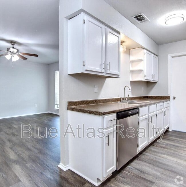 Building Photo - 402 S 2nd St Rental