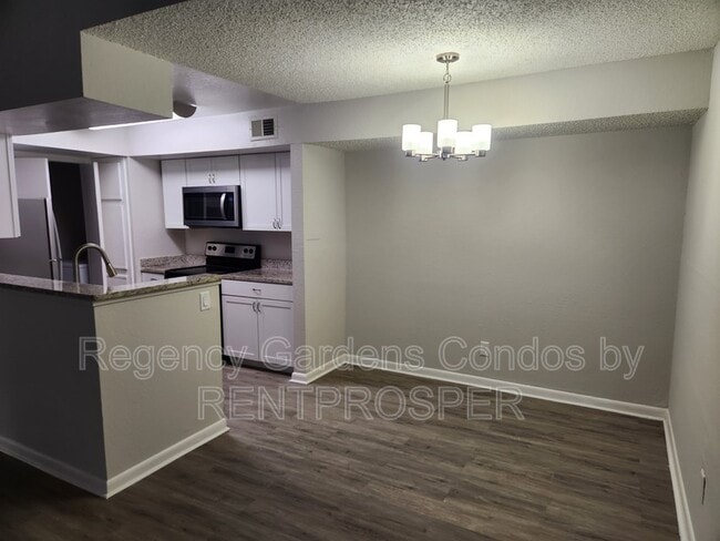 Photo - 4200 Thornbriar Ln Unidad 208
