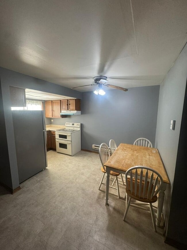 Photo - 1671 Maple Ln Unit 3