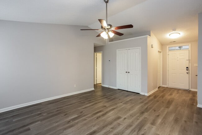 Photo - 1003 Salmon River Dr