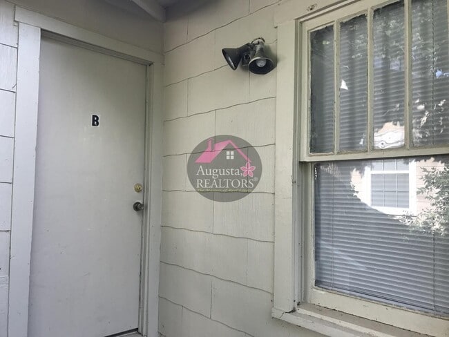 Photo - Adorable One Bedroom Duplex! Unidad 609 EN15th Apt B
