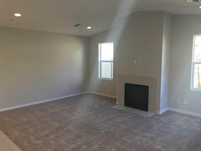 Photo - Welcome to beautiful home in Rosetta Canyon!