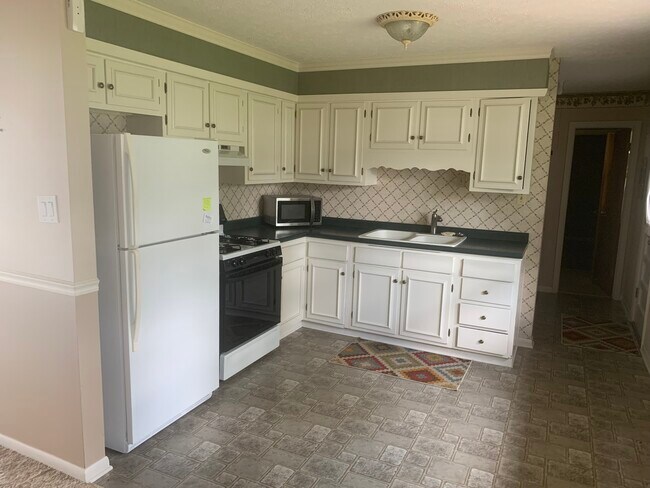 Photo - 2829 Hillside Dr