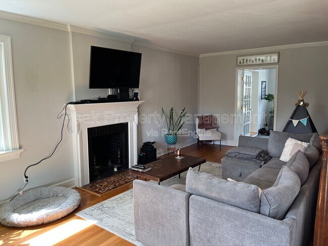 Photo - 3514 Montrose Ave