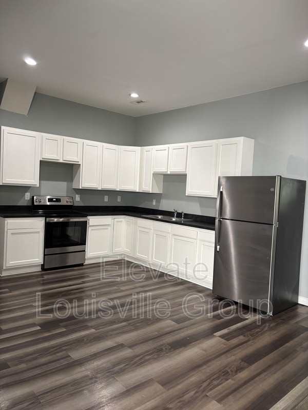 Photo - 2215 W Market St