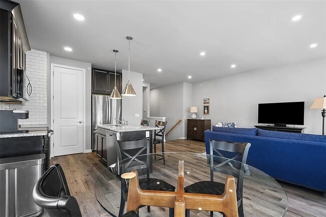 Photo - 303 Tillary Ln