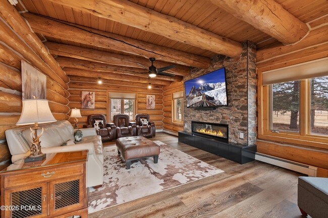 Photo - 948 S Foothill Dr