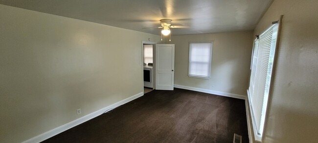 Photo - 308 Marshall St