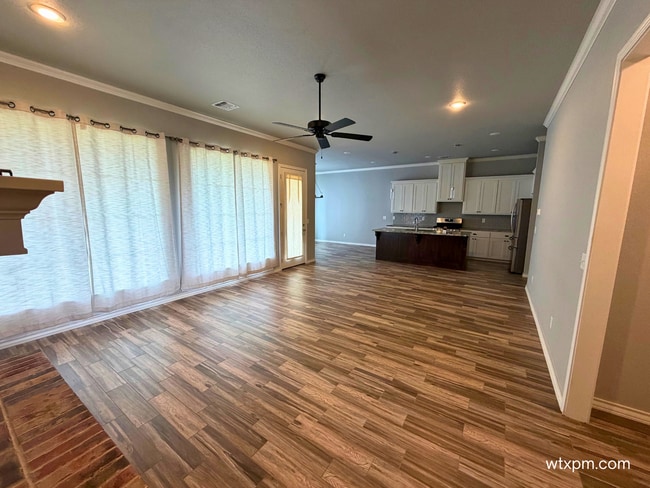 20 Living Way Ln