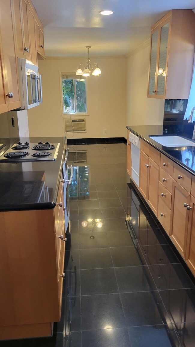 Photo - 4521 Colbath Ave Unidad 104