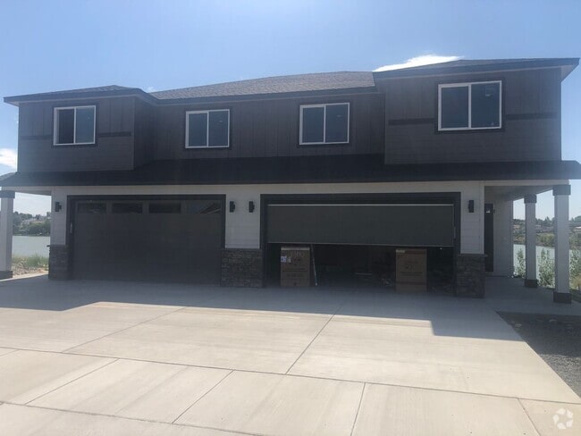 Building Photo - 1417 W Lakeside Dr Rental