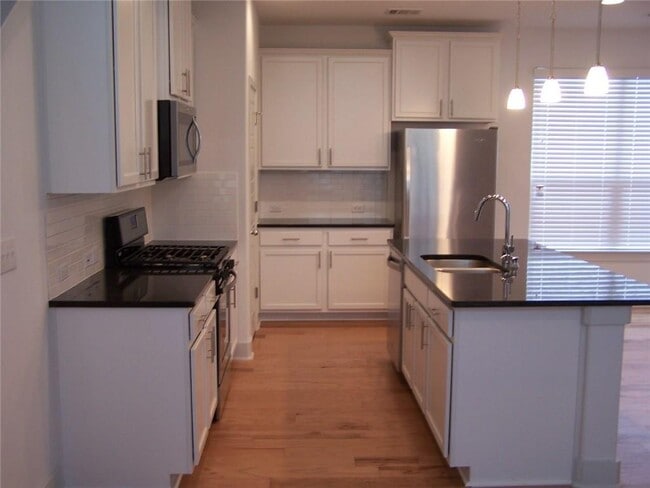 Photo - 2214 Capulet St