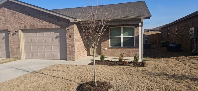 Photo - 520 NW 68th Ave