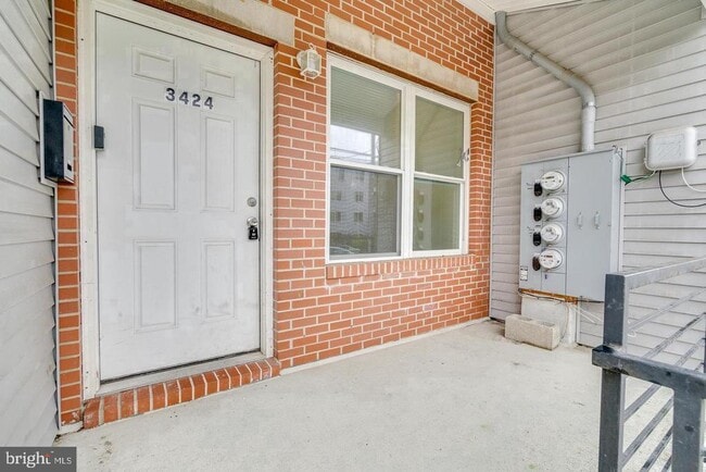 Building Photo - 3424 Wallace St Unit 1