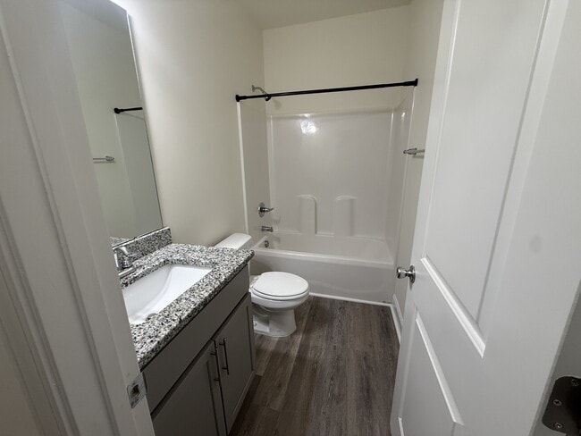 Photo - 113 W Langdon Ave