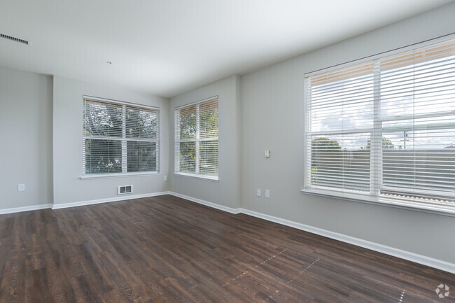 2BR, 2BA - The Cobblestone
