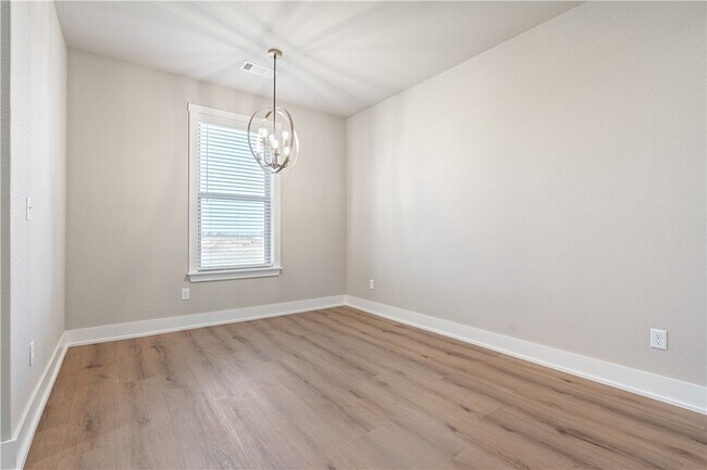 Building Photo - 7006 SW Orange Ave