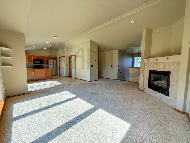 Photo - **MOVE IN SPECIAL** Sprawling Mead Home