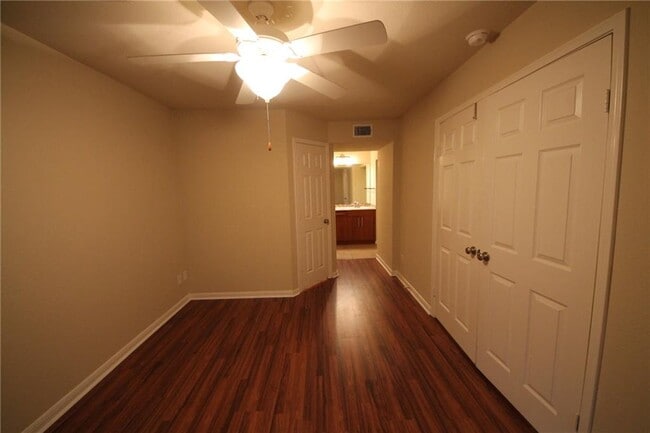 Photo - 7685 Northcross Dr Unit 826