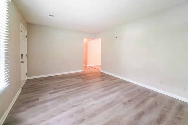 Photo - 2820 Foxlair Trail