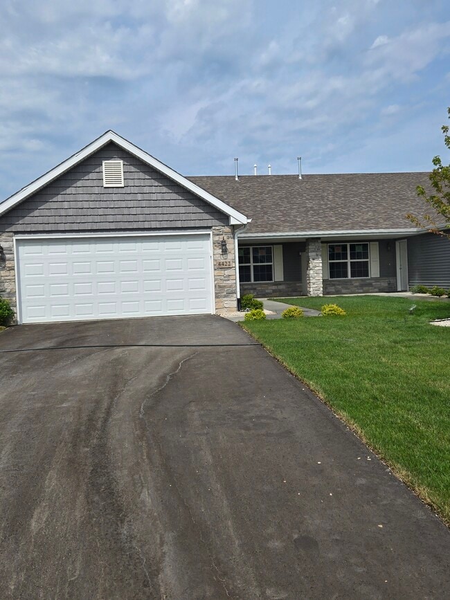 Building Photo - 4426 Squaw Valley Dr Unit 4426