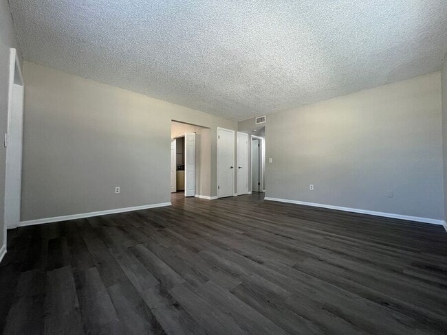 Photo - 151 Avenue C SE