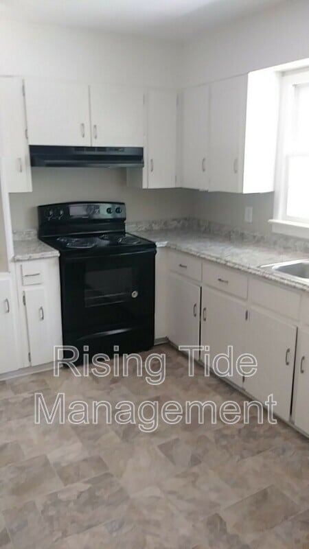 Photo - 3011 Devon Rd