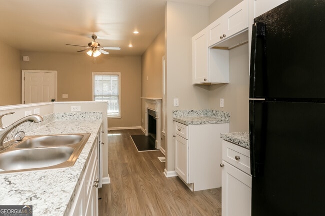 Photo - 1011 Parsons St SW