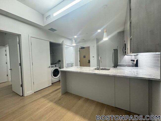 Photo - 55 Brighton Ave Unidad 207