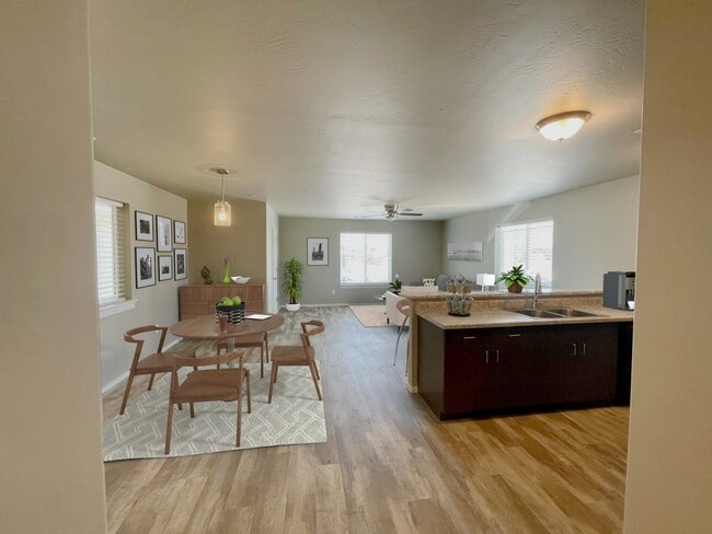 Photo - Elizabeth Estates