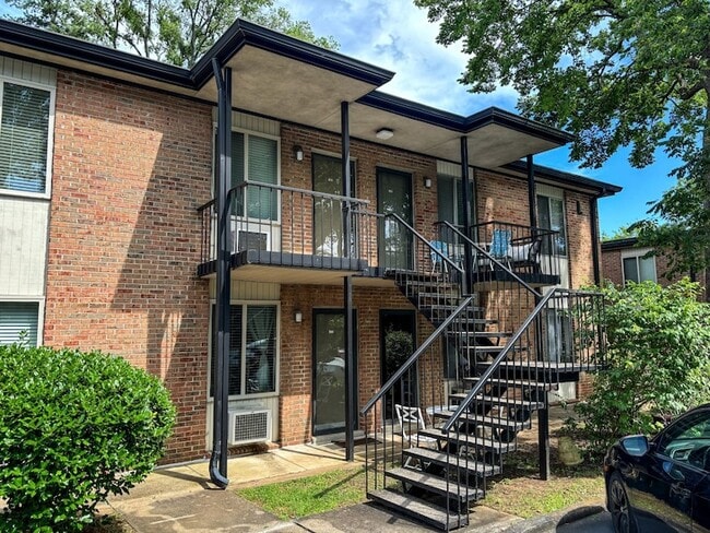 Building Photo - 2601 Hillsboro Pike Unit L15 Rental