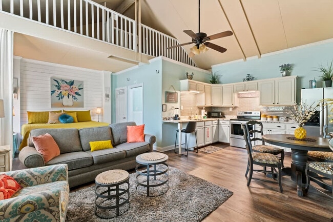 Building Photo - 1937 Grove Bluff Cir W Unit SI ID1578446P