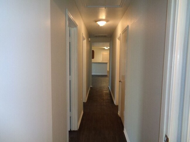 Building Photo - Biggs Street  13649-13651 Unit 13651 Biggs St
