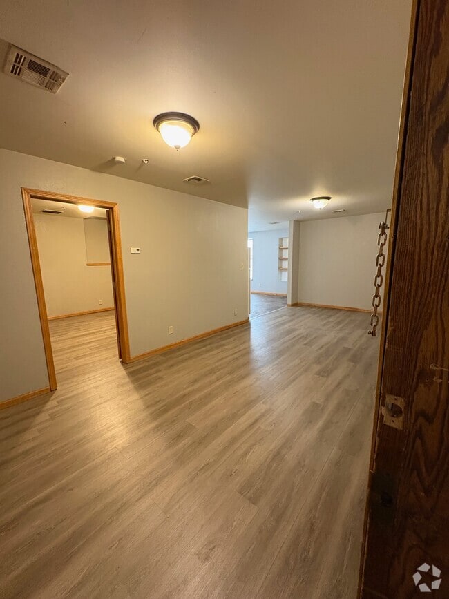 Building Photo - 218 W Central Ave Rental