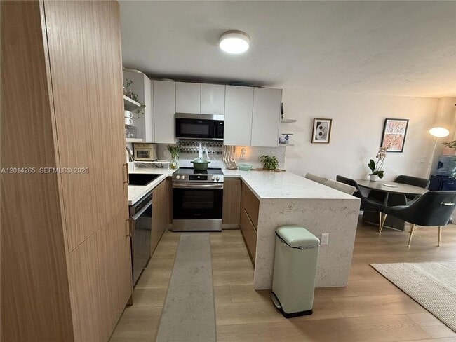 Photo - 1666 West Ave Unit 305