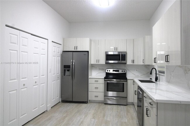 Photo - 16223 Emerald Cove Rd Townhome
