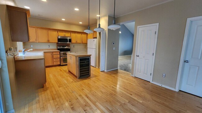 Photo - 4 Bedroom Lakeland Hills Home