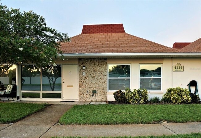 Building Photo - 4334 Tahitian Gardens Cir Unit C