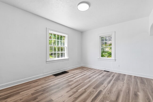 Photo - 2442 Morton St