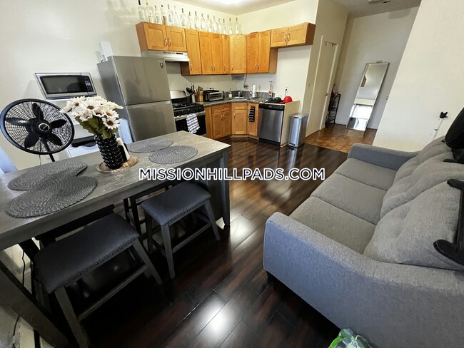 Photo - 1576 Tremont St Apartment Unit 3