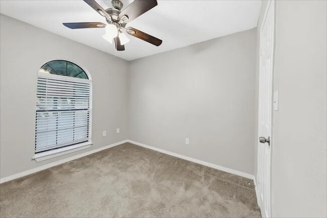 Photo - 203 Bowie St