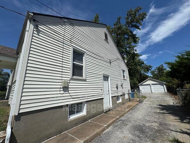 Photo - 1629 Talisman Ln