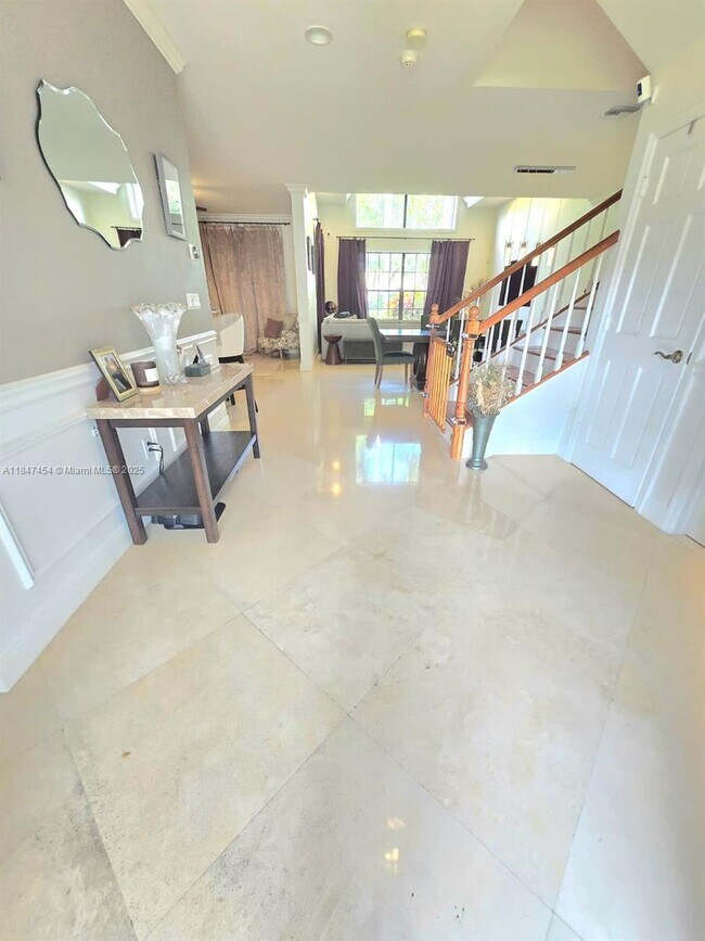 Photo - 679 Edgewater Dr