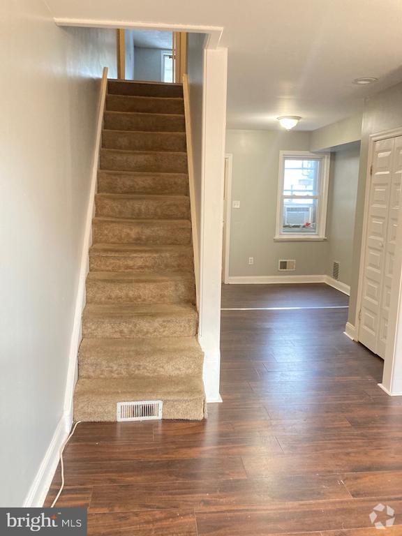 Building Photo - 2242 Ritter St Rental