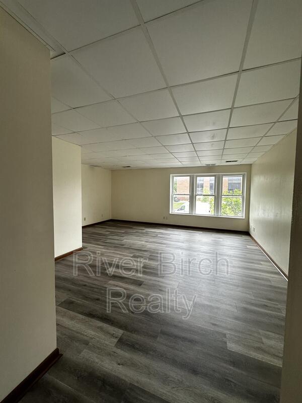 Photo - 525 E Pine St
