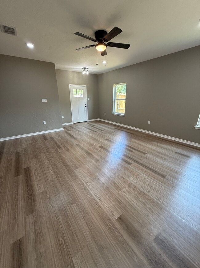 Photo - 204 Alma St